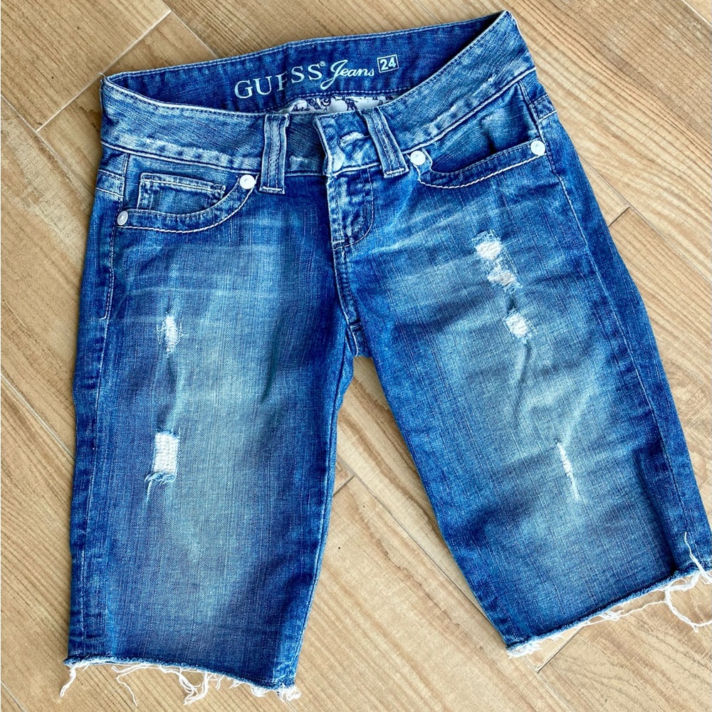 Guess Cutoff Jeans - Size 24